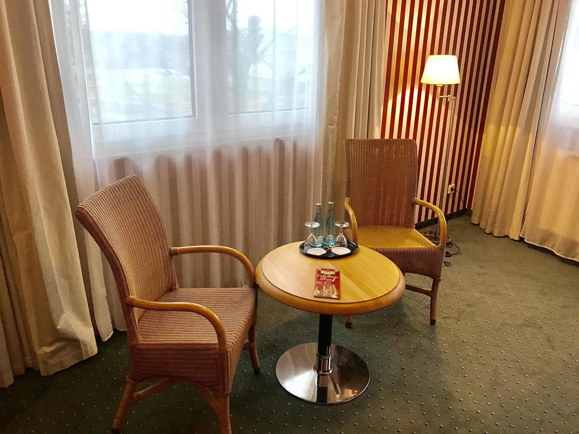 Hotel Berlin - Greenline Hotel Zossen Exteriör bild